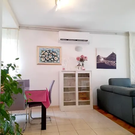 Ema Apartment Zadar