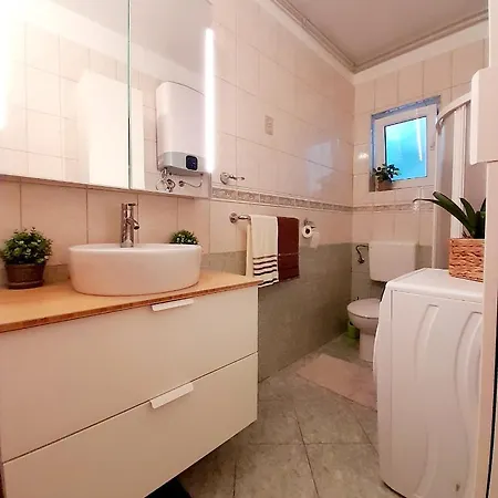 Ema Apartment