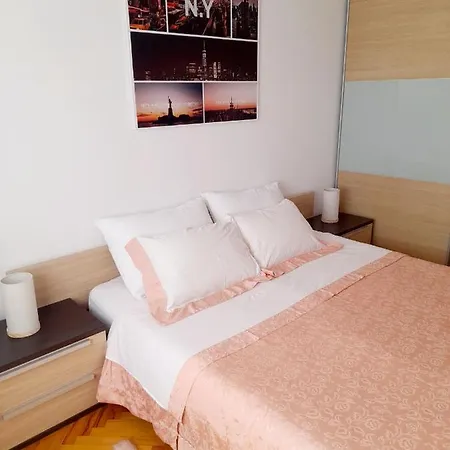 Ema Apartment *