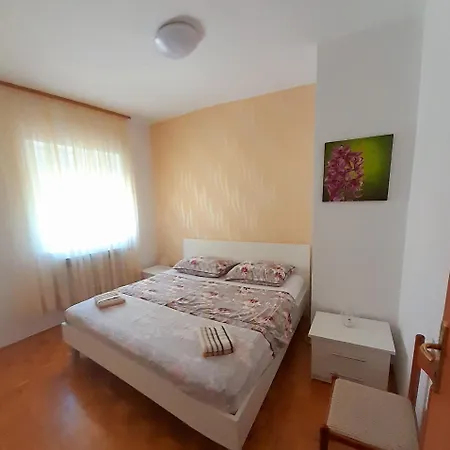 Apartment Ema *