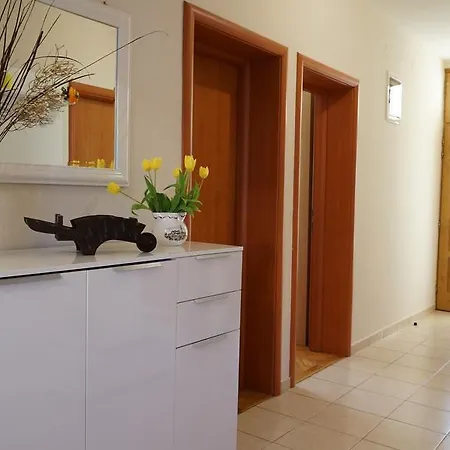 Apartment Ema *