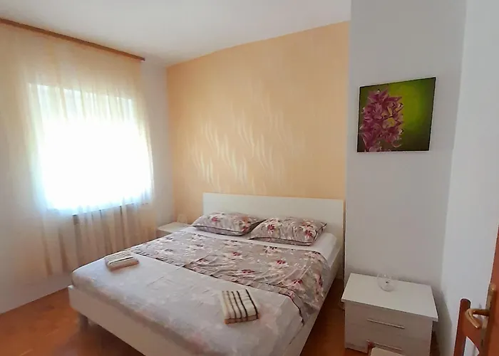 Apartment Ema *